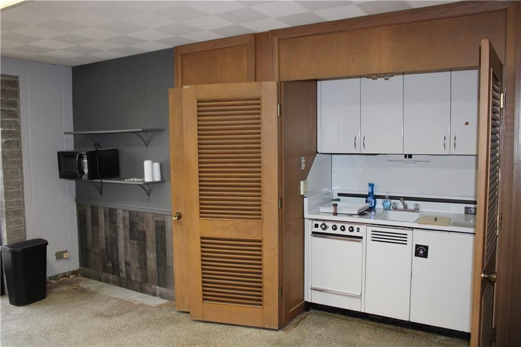 320 N Locust Street — photo 26