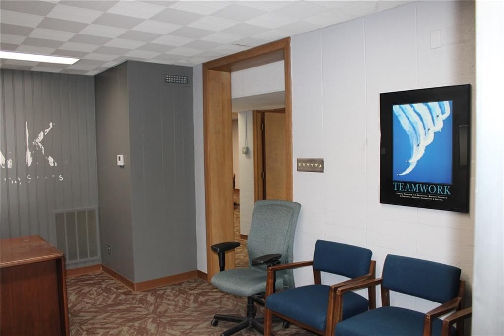 320 N Locust Street — photo 30