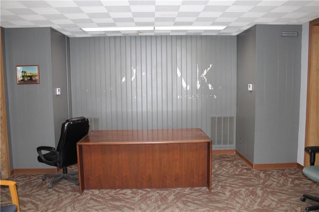 320 N Locust Street — photo 32
