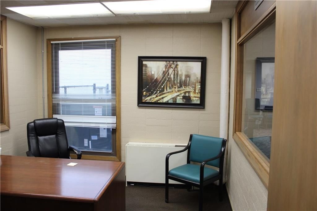320 N Locust Street — photo 36