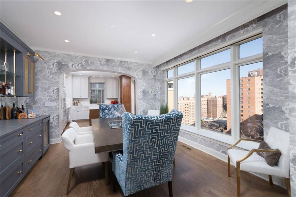 400 W 49th Terrace — photo 10