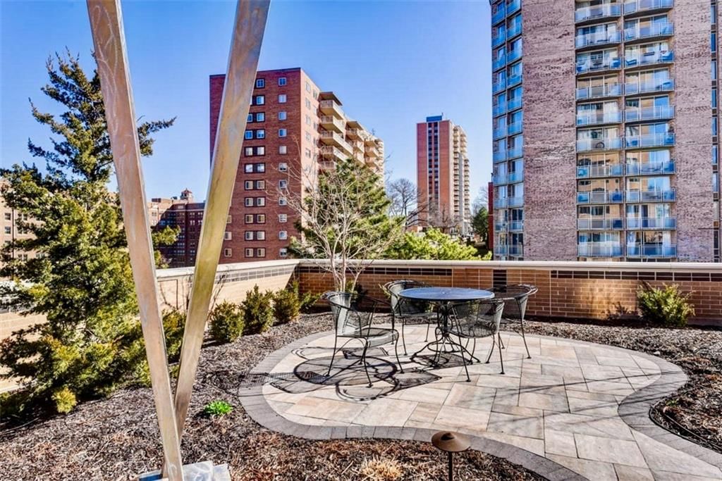400 W 49th Terrace — photo 28