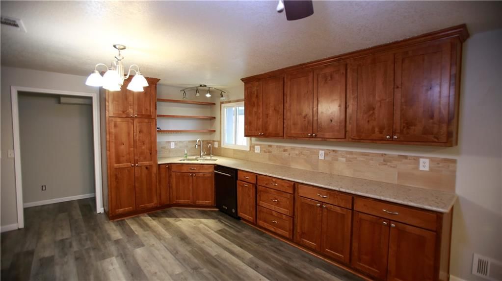 14298 Leavenworth Road — photo 13
