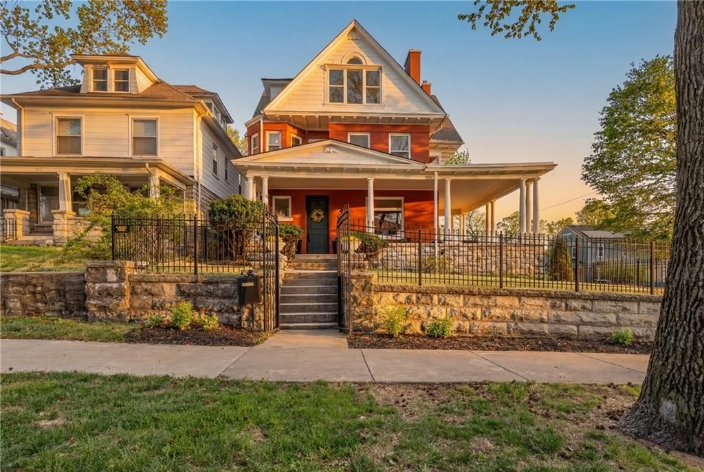 415 Benton Boulevard — photo 1