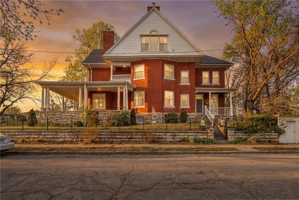 415 Benton Boulevard — photo 2