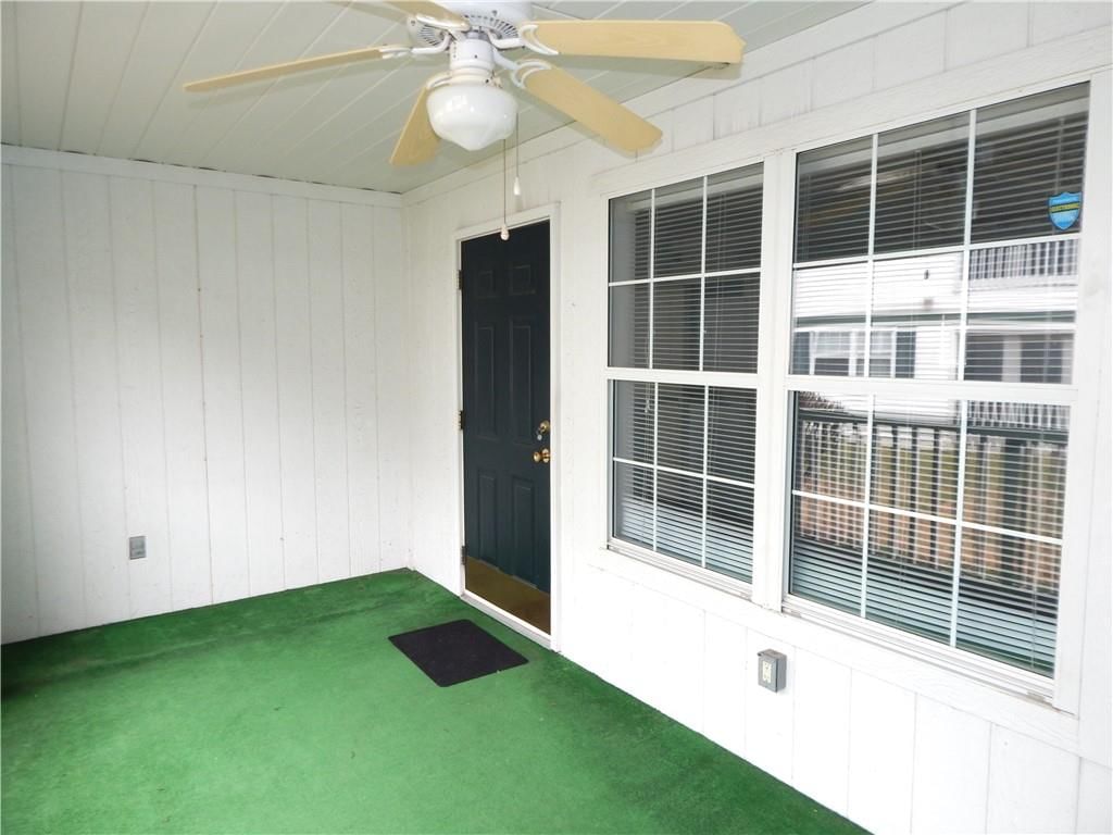 2385 NE 68th Street, Gladstone, MO