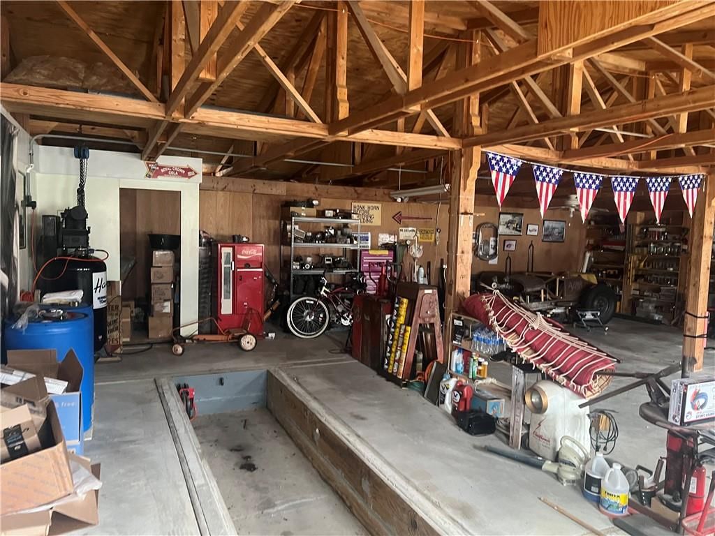 709 N Montgomery Street — photo 12