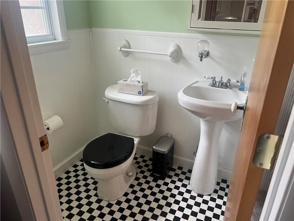 709 N Montgomery Street — photo 20