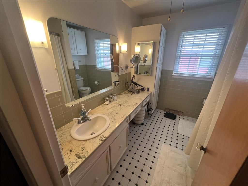 709 N Montgomery Street — photo 26