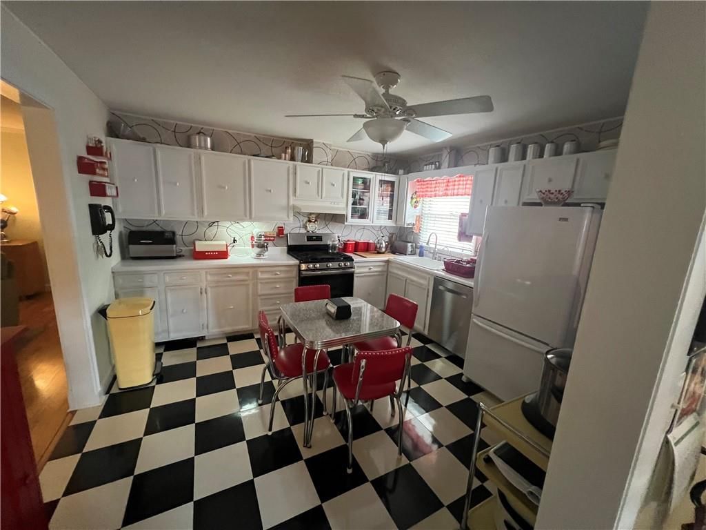 709 N Montgomery Street — photo 27