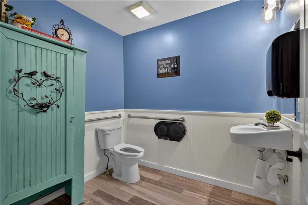338 Elmore Street — photo 10