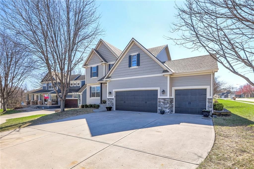 1305 ASHDOWN Circle — photo 3