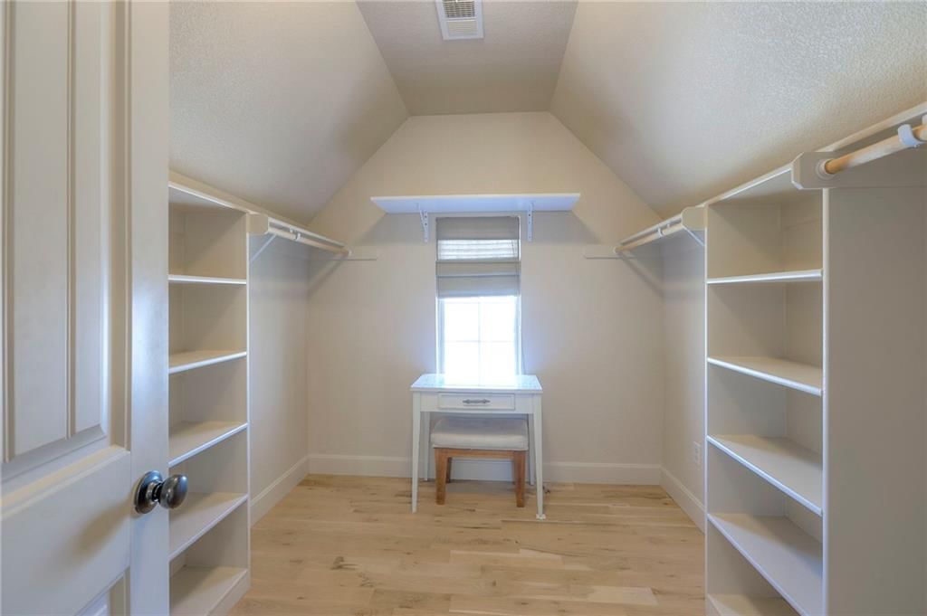 1305 ASHDOWN Circle — photo 25