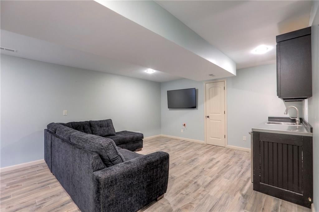 1305 ASHDOWN Circle — photo 32
