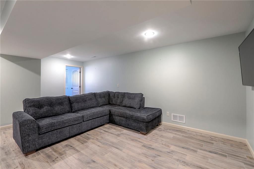 1305 ASHDOWN Circle — photo 35
