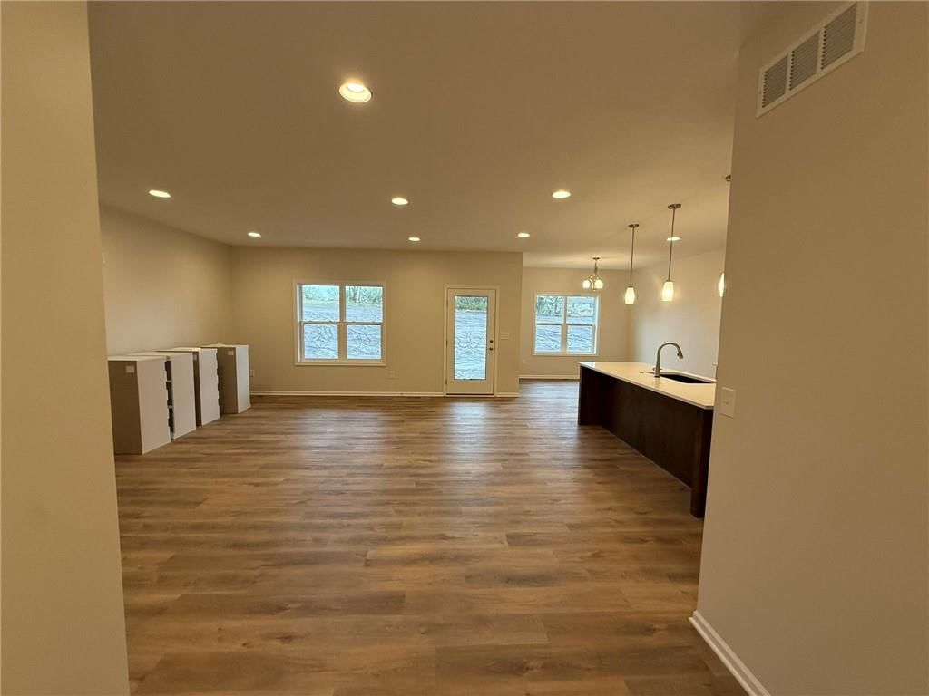 1003 George Court — photo 2