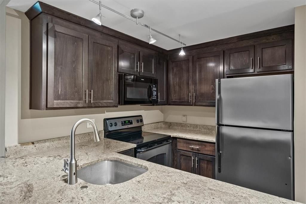 3838 Rainbow Boulevard — photo 6