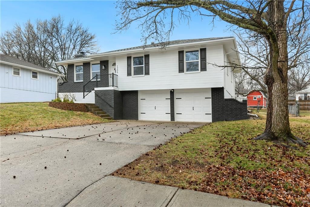 1206 SW Mission Place, Lee's Summit, MO