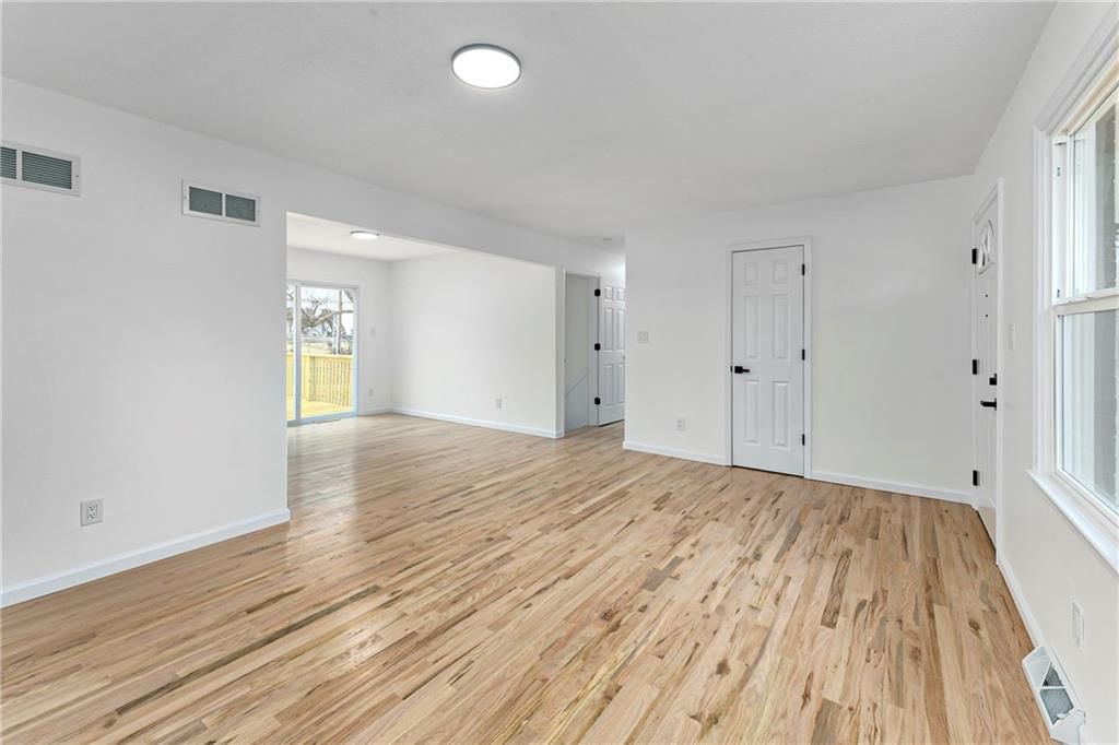 1206 SW Mission Place — photo 7