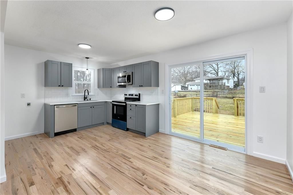 1206 SW Mission Place — photo 9