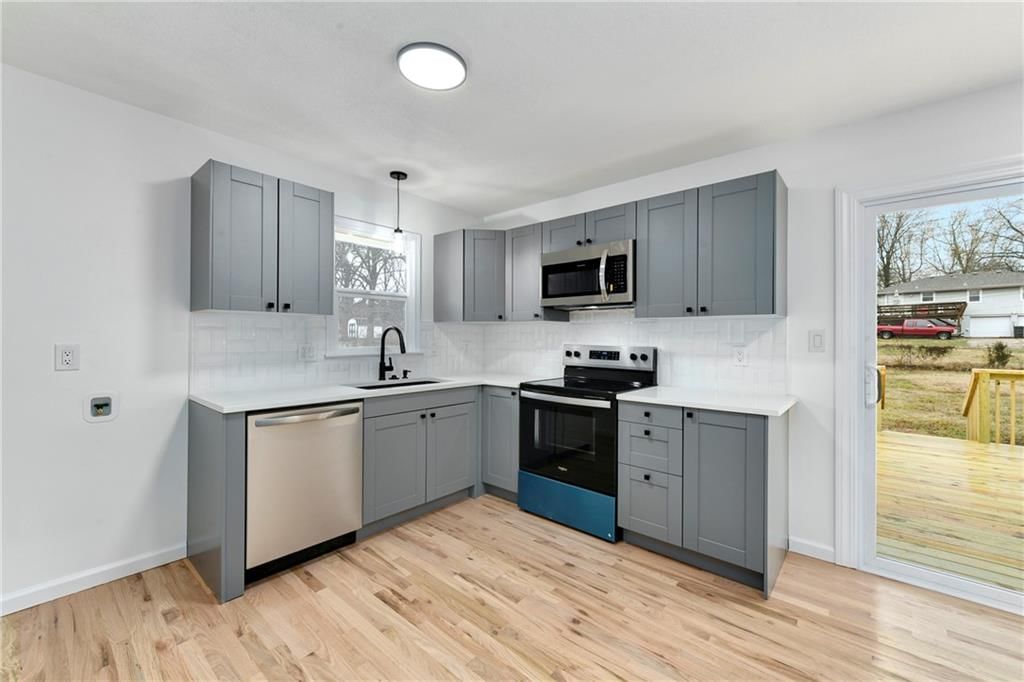 1206 SW Mission Place — photo 10
