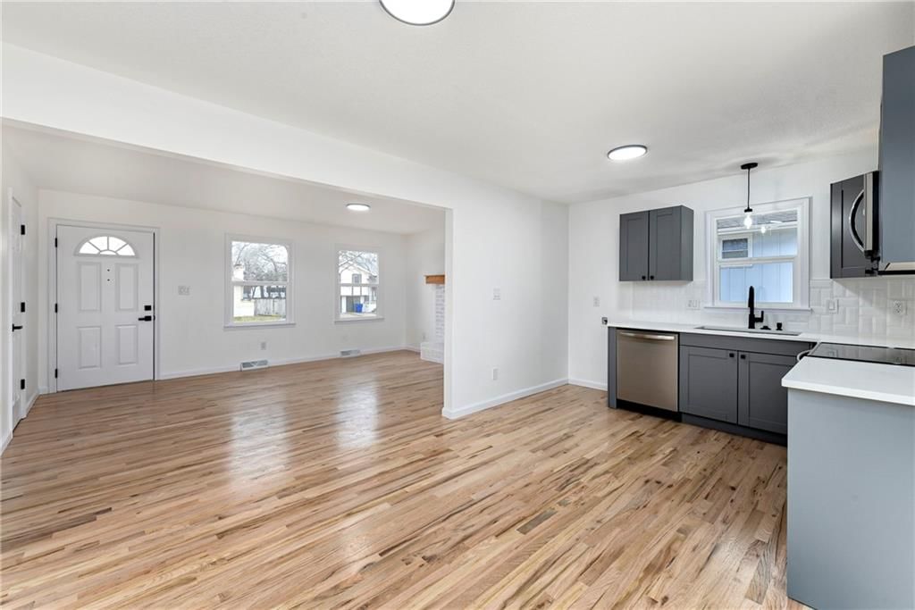 1206 SW Mission Place — photo 14