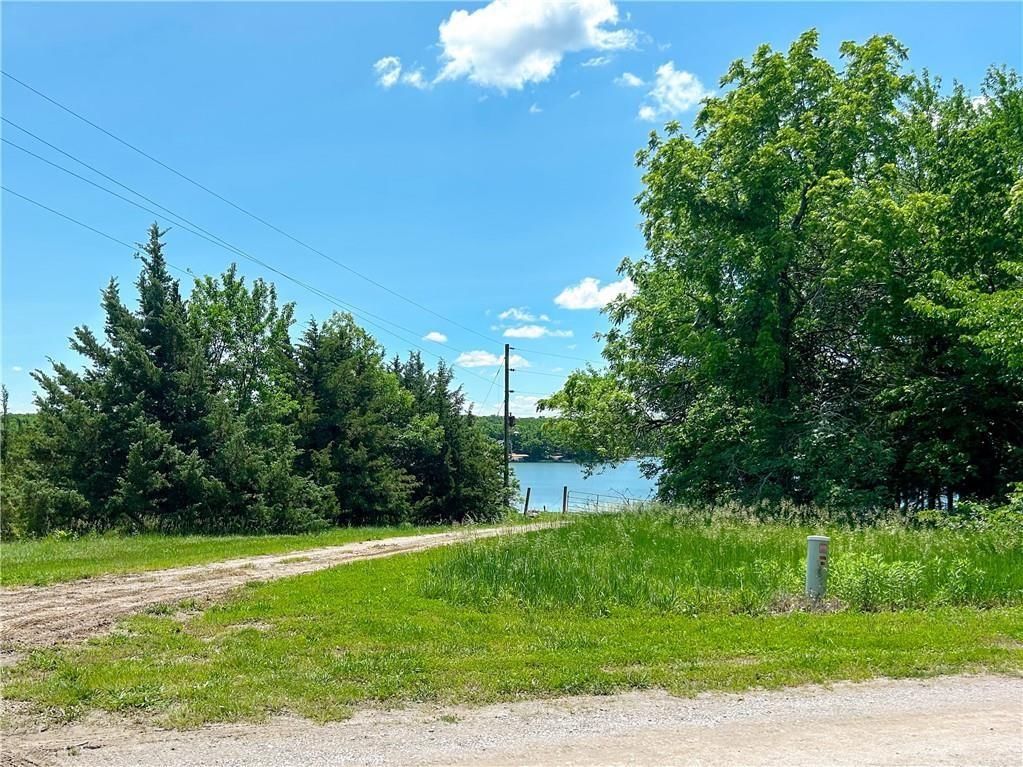 58 Buzzard Lane, Mound City, KS