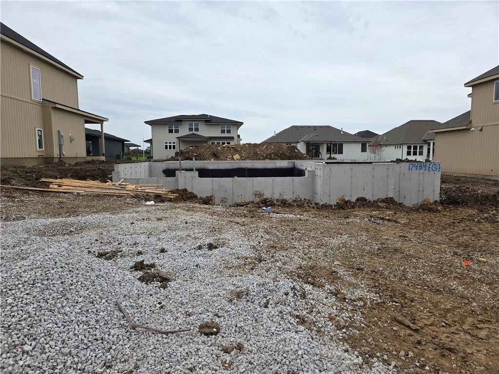 17434 W 169th Place, Olathe, KS: listing photo 2