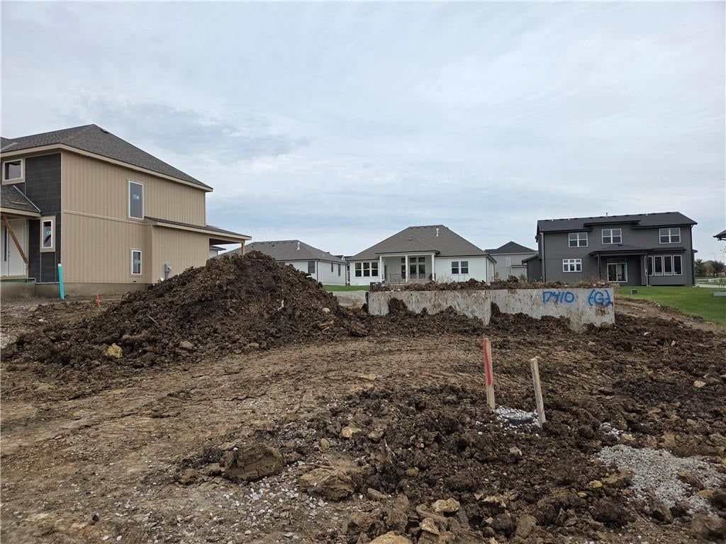 17410 W 169th Place, Olathe, KS: listing photo 2