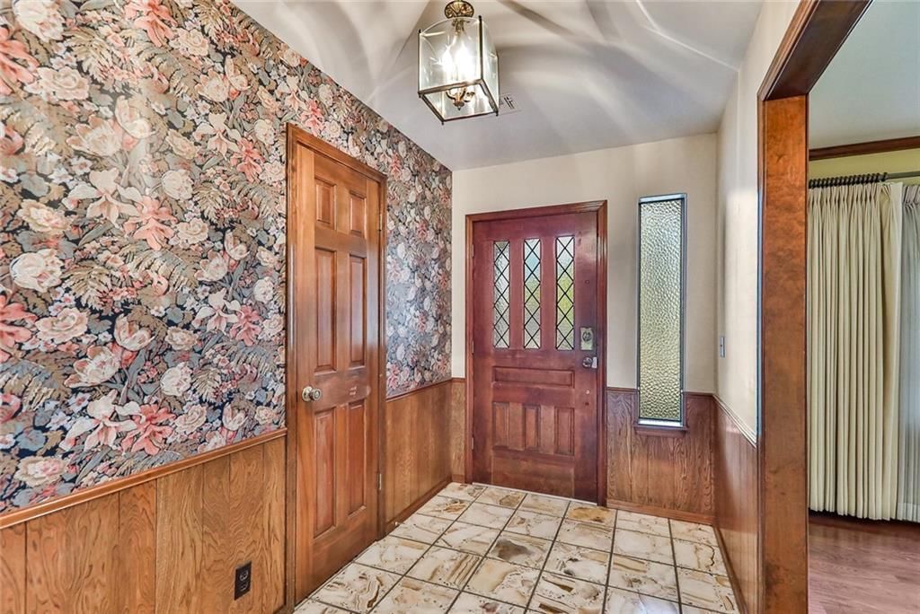 1301 Crestwood Drive — photo 7