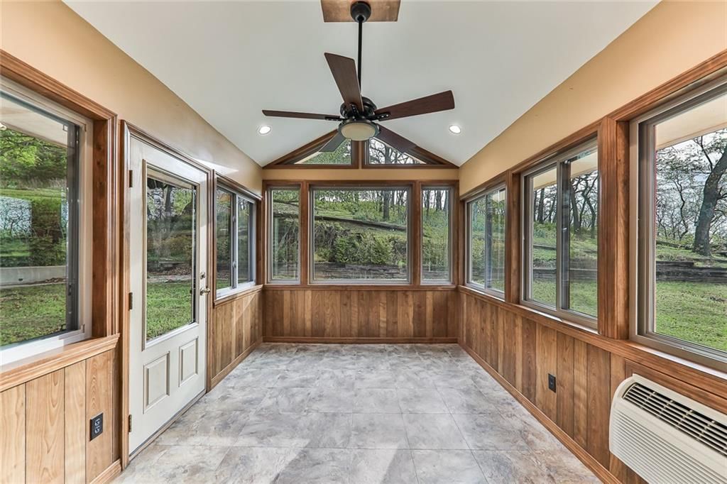 1301 Crestwood Drive — photo 16