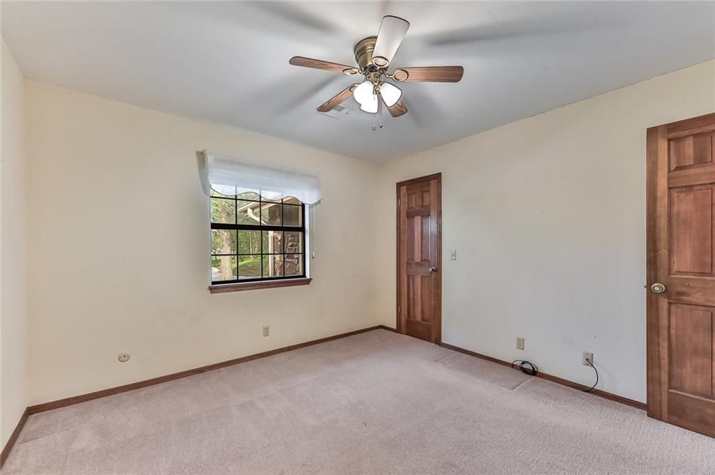 1301 Crestwood Drive — photo 26