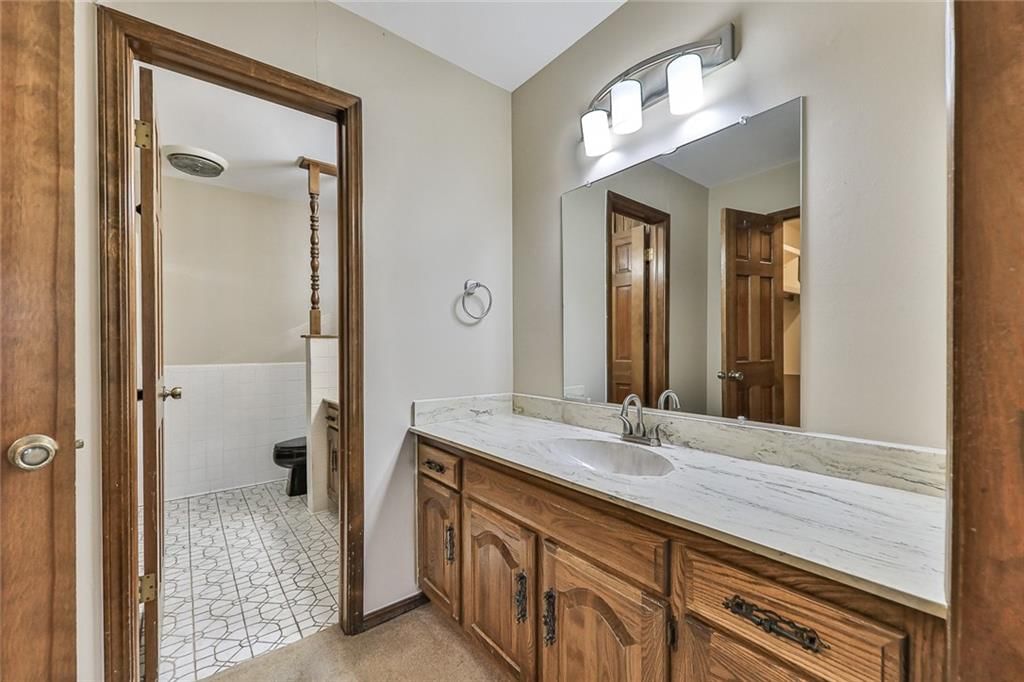 1301 Crestwood Drive — photo 31
