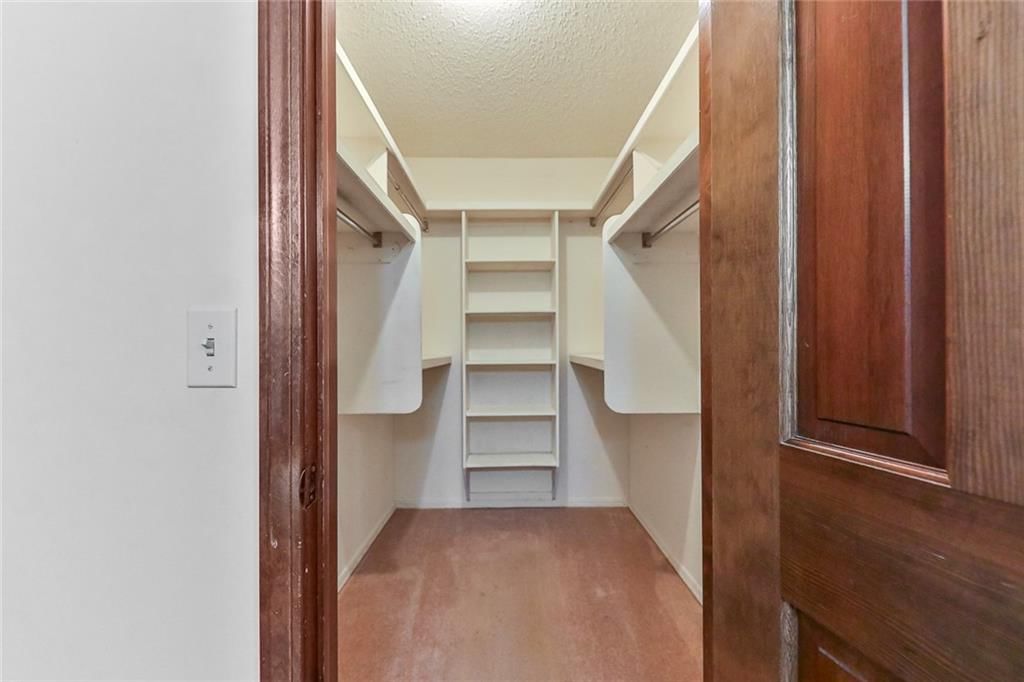 1301 Crestwood Drive — photo 32