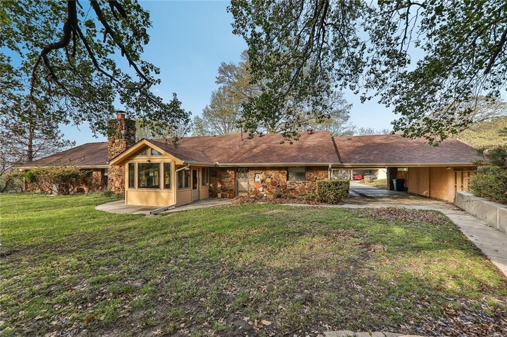 1301 Crestwood Drive — photo 35