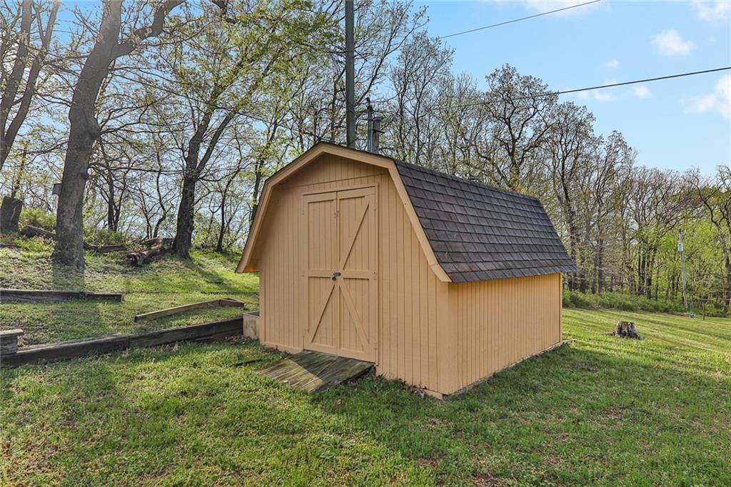 1301 Crestwood Drive — photo 37