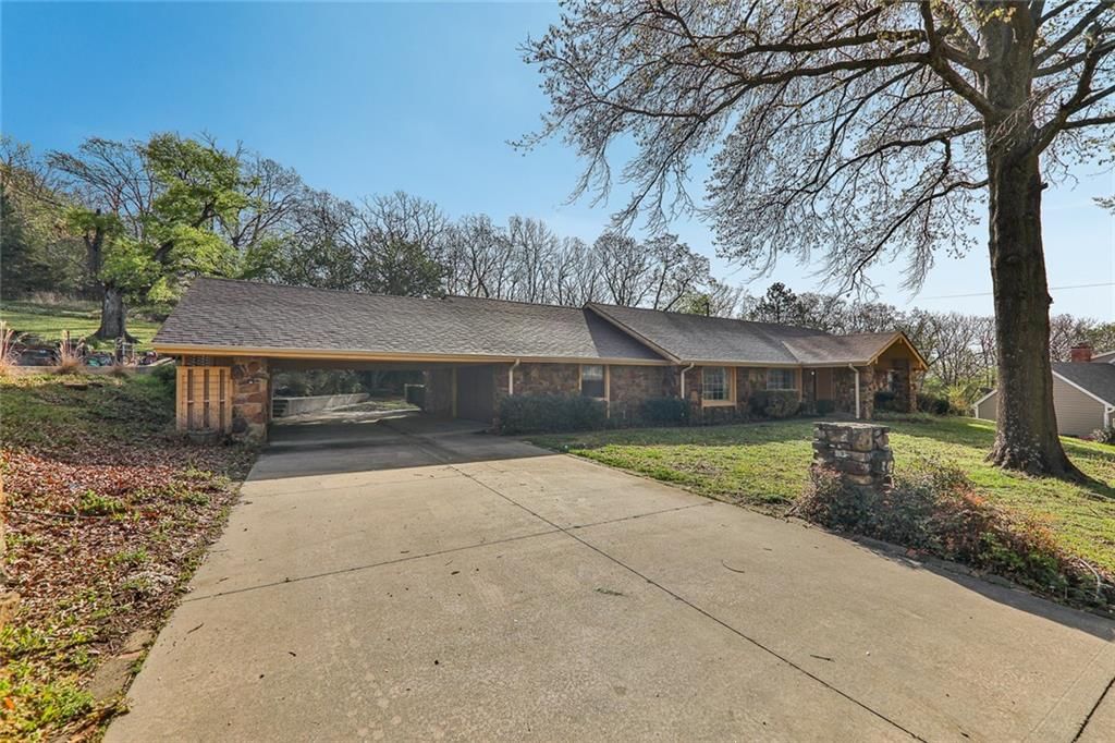 1301 Crestwood Drive — photo 42
