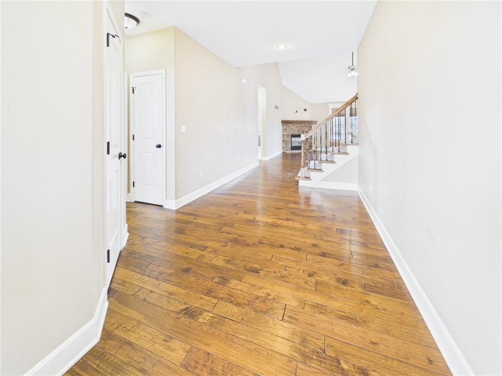 1230 Hillmann Lane — photo 3