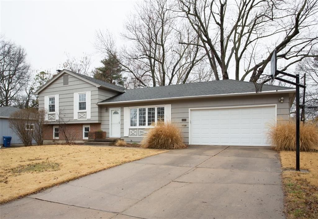 9706 HAYES Drive — photo 2