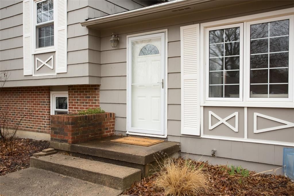 9706 HAYES Drive — photo 3