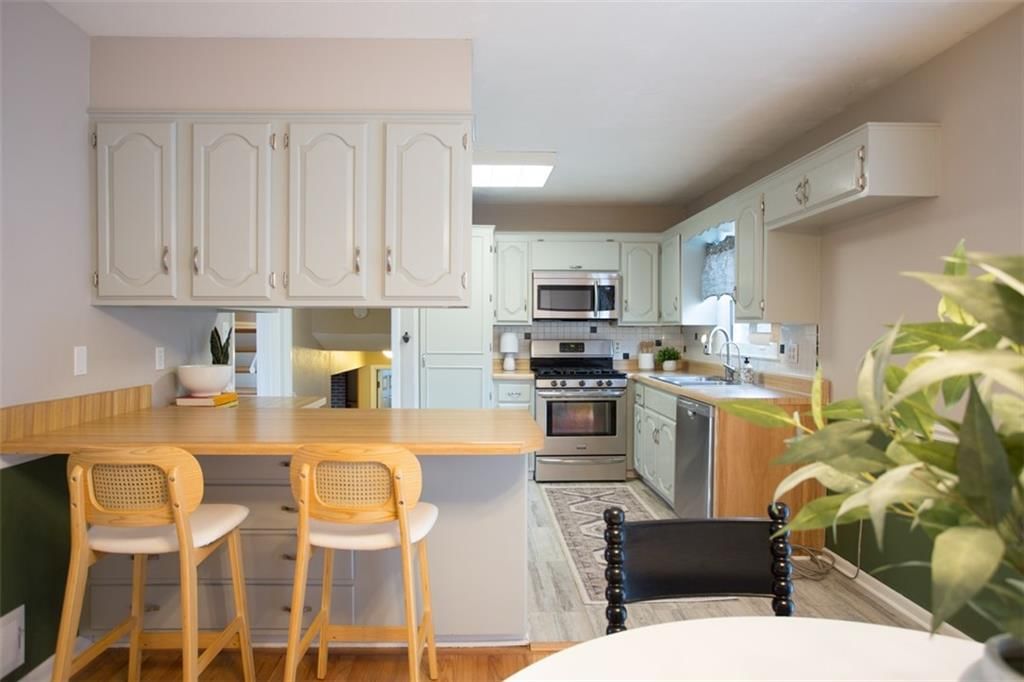 9706 HAYES Drive — photo 10