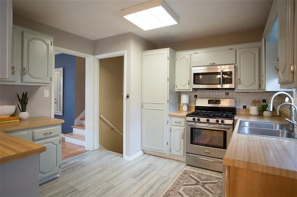 9706 HAYES Drive — photo 13