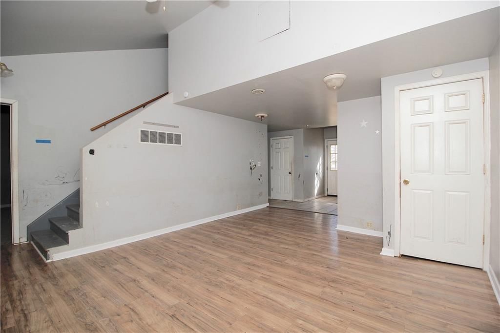 430 E 2nd Avenue — photo 8