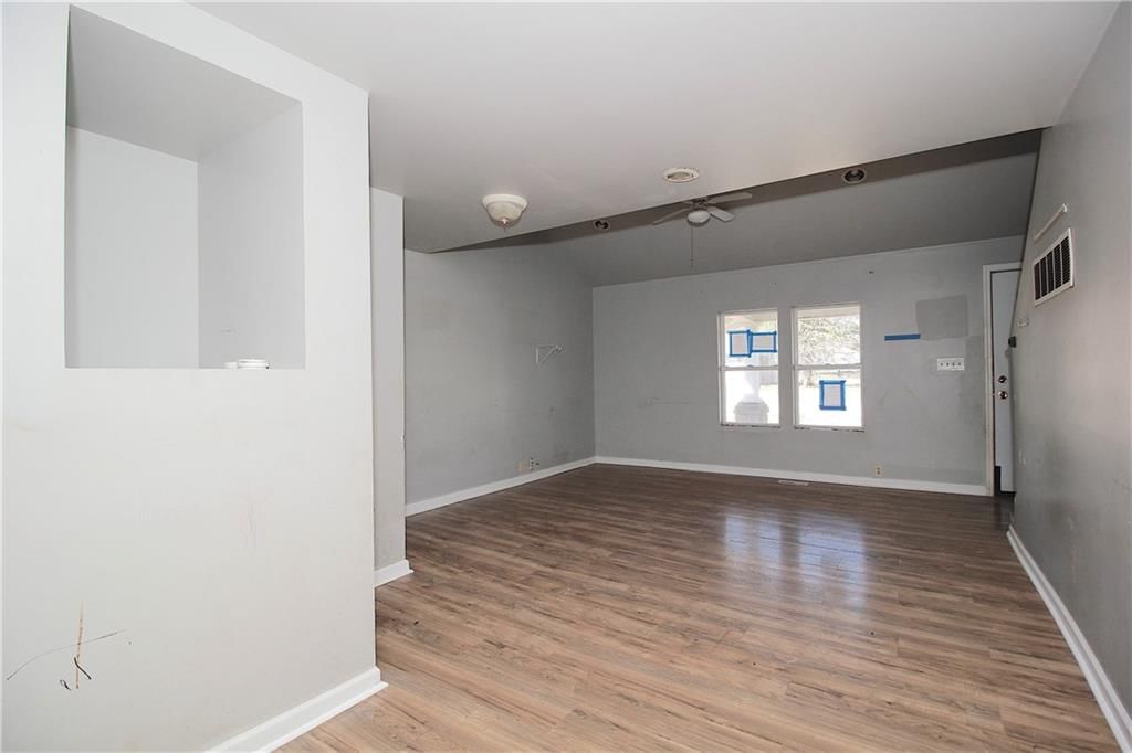430 E 2nd Avenue — photo 9