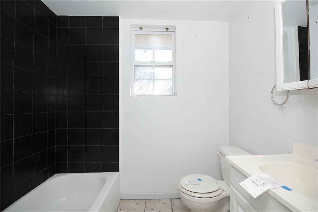 430 E 2nd Avenue — photo 17