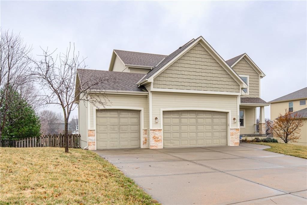 9735 N Elm Street — photo 3
