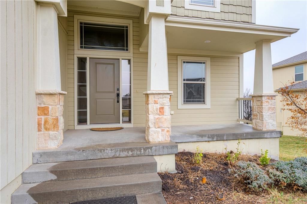 9735 N Elm Street — photo 4