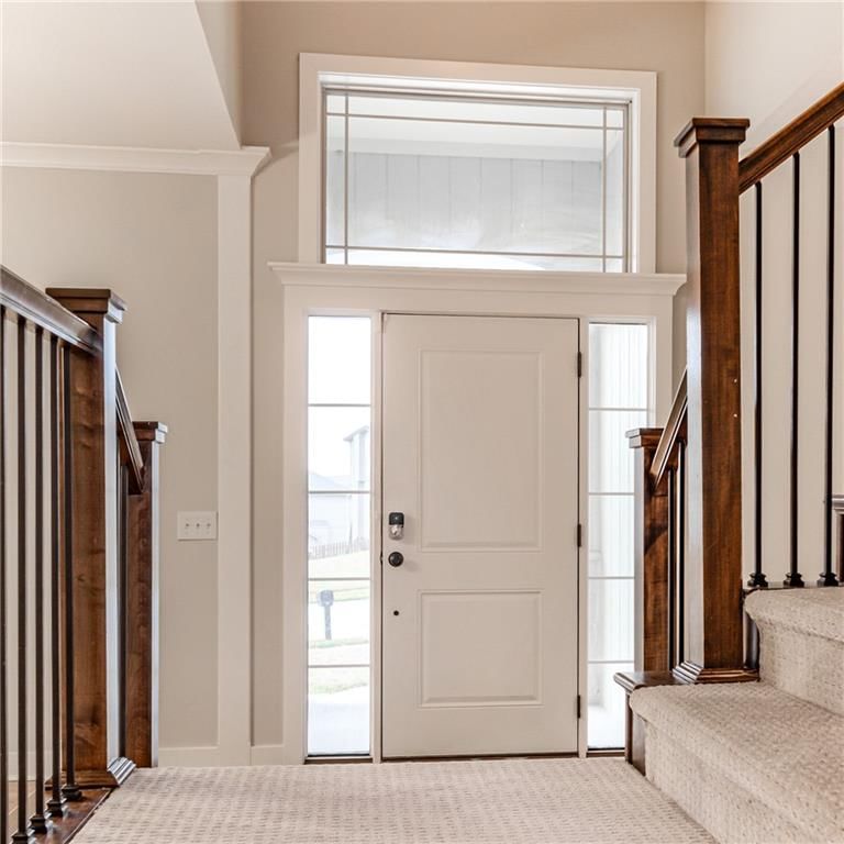 9735 N Elm Street — photo 5