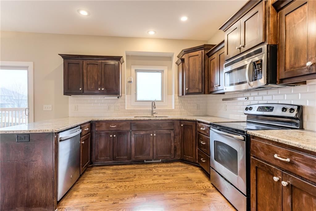 9735 N Elm Street — photo 9
