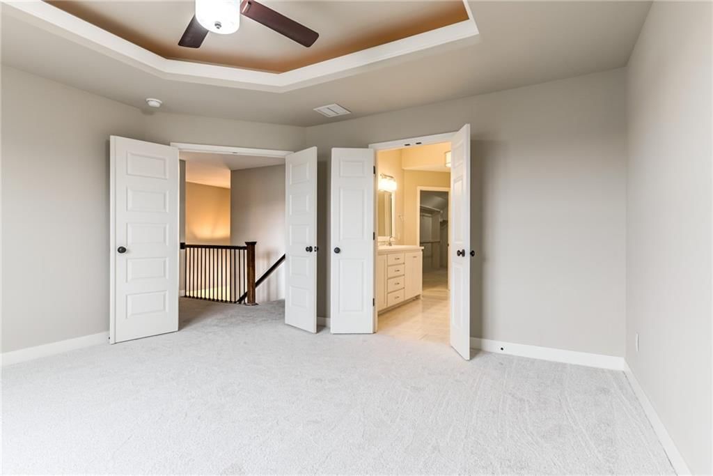 9735 N Elm Street — photo 27